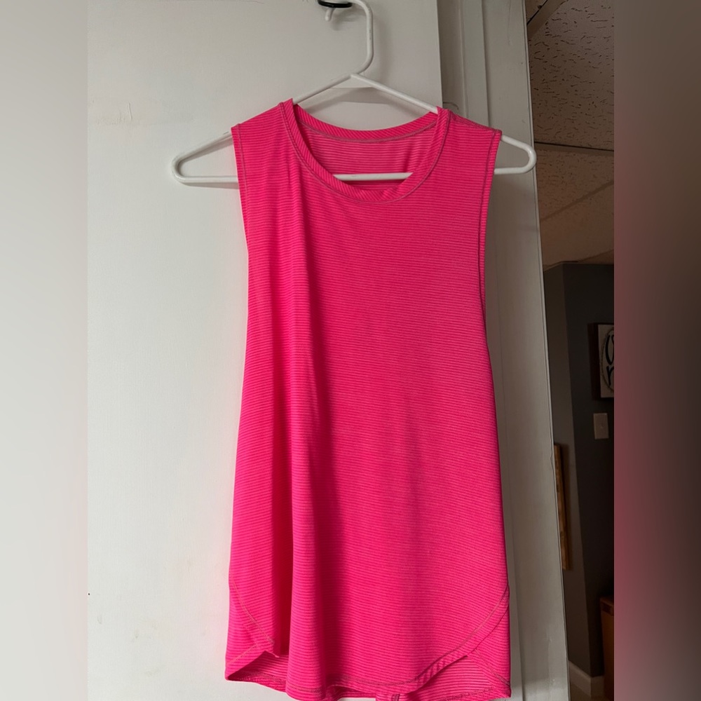 lululemon tank size 4!